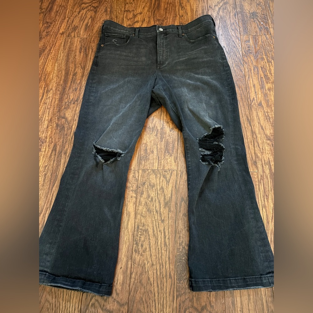 Express 90s High Rise Black Jeans – Size 16 Short – Mild Distress